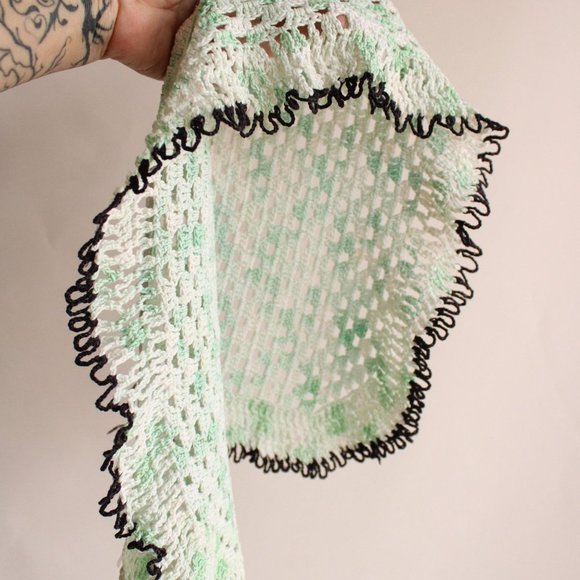 Vintage Crochet Doily in Green and White And Black,  Long Table Scarf, Woven - Picture 10 of 10